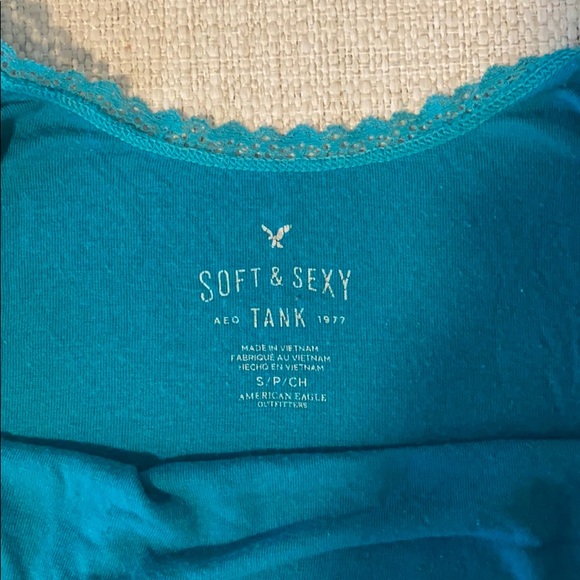 Soft undershirt crop top - Picture 3 of 3